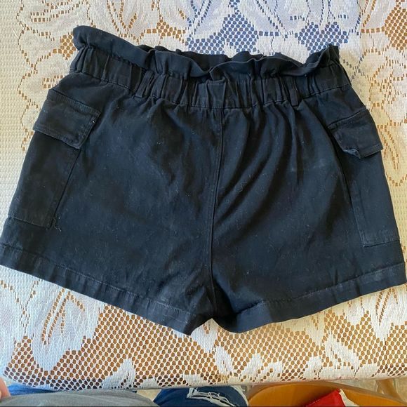 Kendall & Kylie • Black High Rise Paperbag Cargo Shorts - Picture 7 of 13